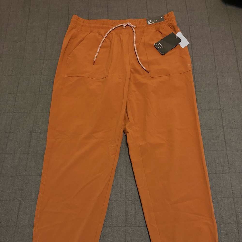 NWT Gap GapFit women’s burnt orange joggers size small